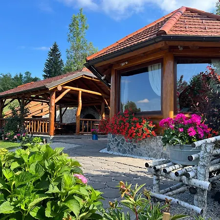Rustic Roza With Outdoor Pool In Villa