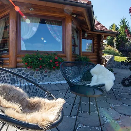 Rustic Roza With Outdoor Pool In
