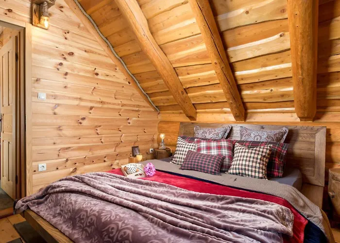 Rustic Roza With Outdoor Pool In