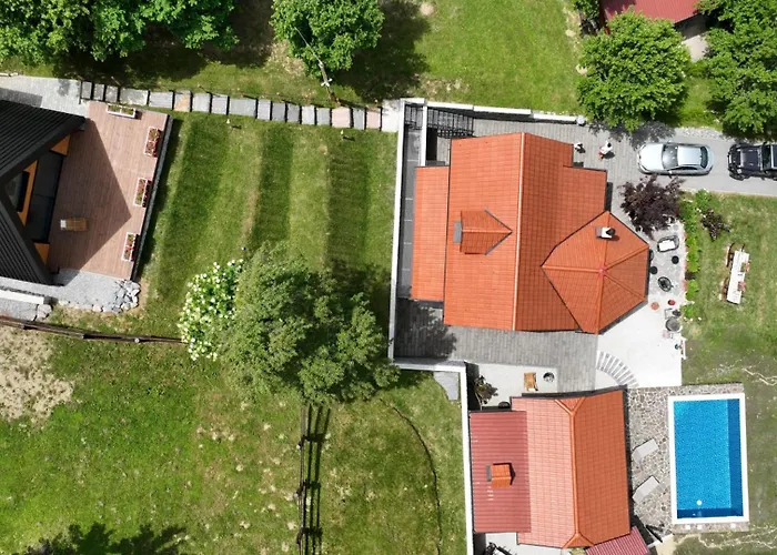 Rustic Roza With Outdoor Pool In