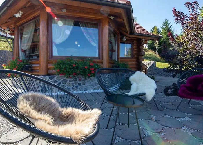 Rustic Roza With Outdoor Pool In