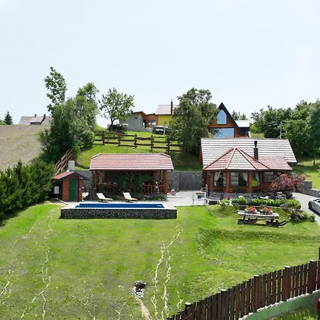 Rustic Roza With Outdoor Pool In Villa *