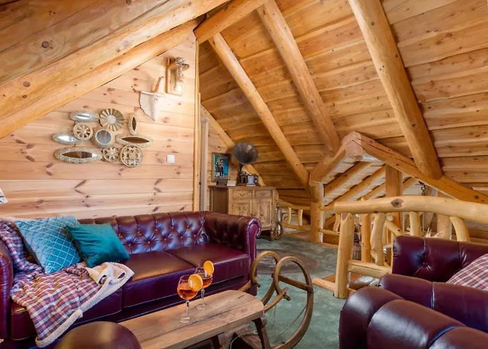 Rustic Roza With Outdoor Pool In Villa *